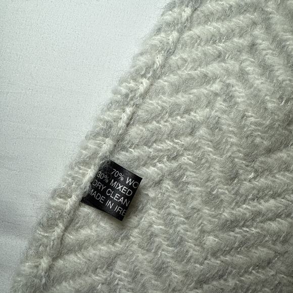 John Branigan Weavers Wool Blend Fringe Scarf Gray Cream Herringbone Womens NWT - Picture 4 of 12